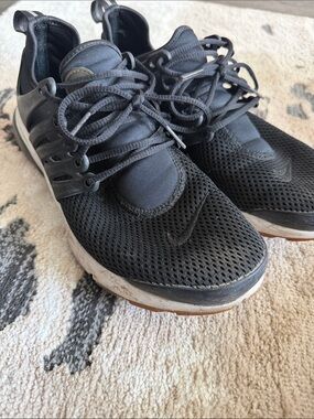 Nike Black Mesh Athletic Sneakers